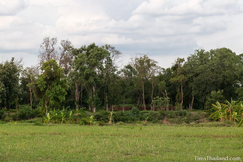 Noen Wat Khok Khmer Ruin - Tim's Thailand