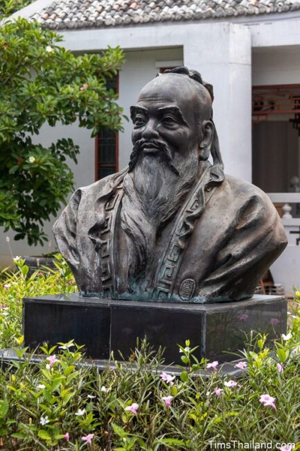 bust of Confucius
