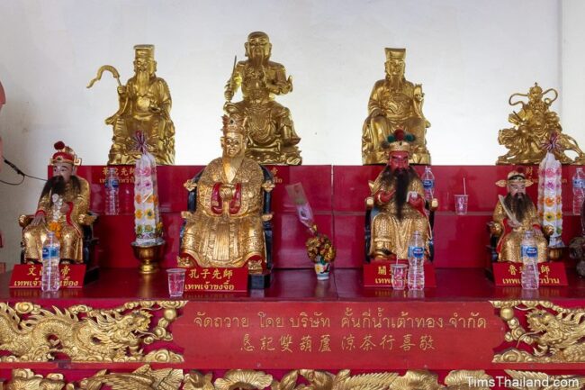 altar with eight Chinese gods