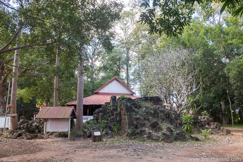 Prang Ku Kaew Khmer Ruin - Tim's Thailand